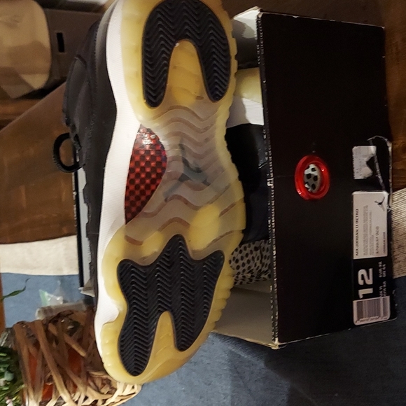 Air jordan 11 Retro - Picture 2 of 4